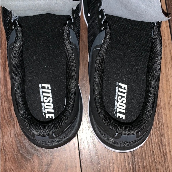 𝙽𝚒𝚔𝚎𝚜 𝚏𝚒𝚝 𝚜𝚘𝚕𝚎 - Picture 3 of 4